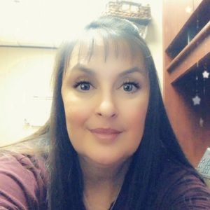 Meet your Posher, San juanita